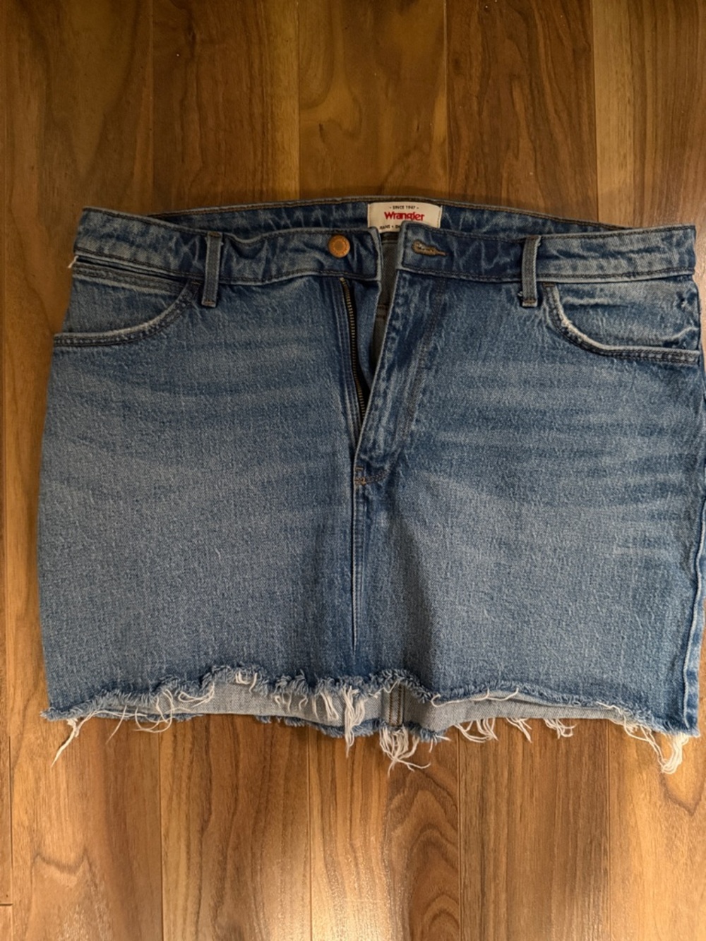 WranglerBlue Denim Frayed-Hem Mini Skirt. Size 12
